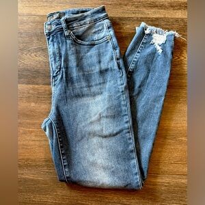 Judy Blue women’s boutique distressed ankle skinny jeans